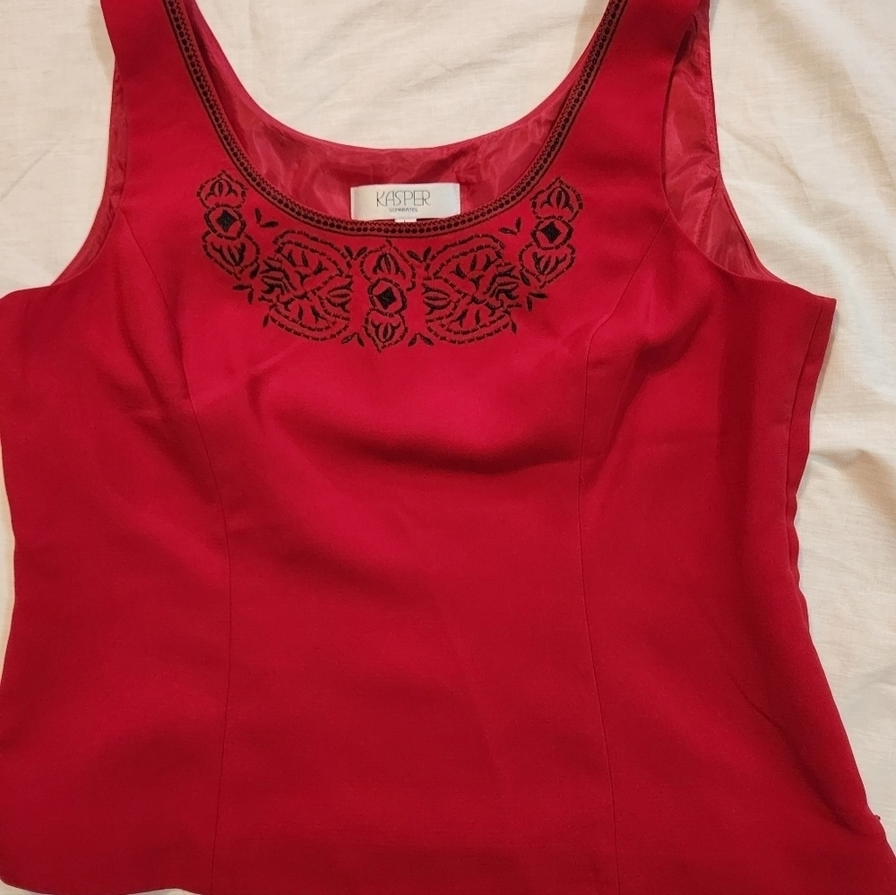 Kasper Cropped Suit Blouse Size L Red with Black Embroidery Vintage Fitted